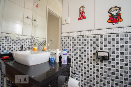 Casa à venda com 206m², 3 quartos e 3 vagasBanheiro