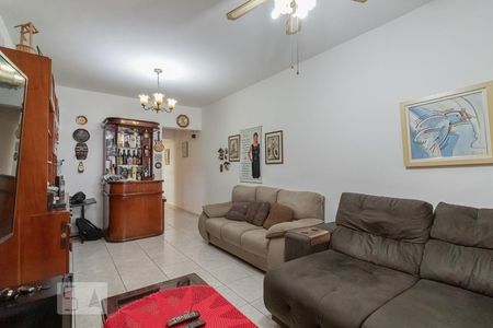 Sala de Estar de casa para alugar com 4 quartos, 150m² em Vila Campestre, São Paulo