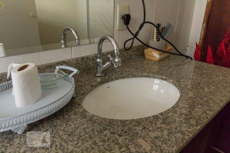 Casa à venda com 201m², 3 quartos e 4 vagasBanheiro Suíte 2