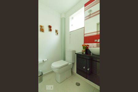 Casa à venda com 201m², 3 quartos e 4 vagasLavabo