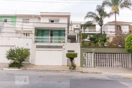 Casa à venda com 201m², 3 quartos e 4 vagasFachada