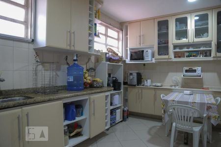 Apartamento para alugar com 115m², 3 quartos e 3 vagasCozinha