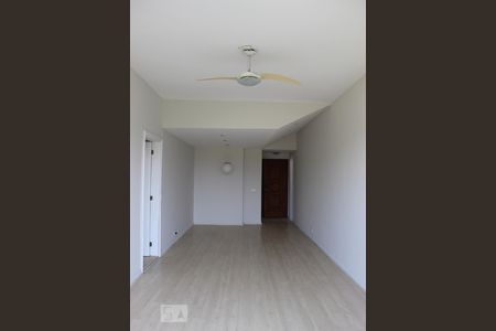 Sala  de apartamento para alugar com 2 quartos, 97m² em Pechincha, Rio de Janeiro