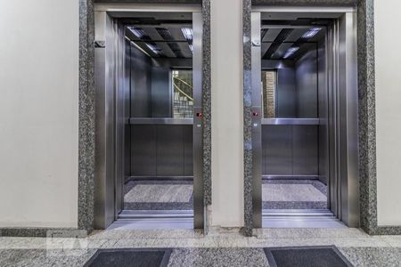 Apartamento à venda com 133m², 3 quartos e sem vagaHall social