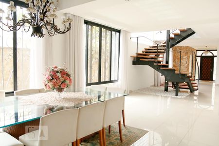 Sala de Jantar de casa à venda com 5 quartos, 400m² em Jardim Santa Helena, São Paulo