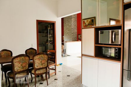 Casa à venda com 400m², 5 quartos e 8 vagasCozinha