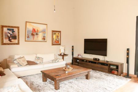 Casa à venda com 400m², 5 quartos e 8 vagasSala de TV