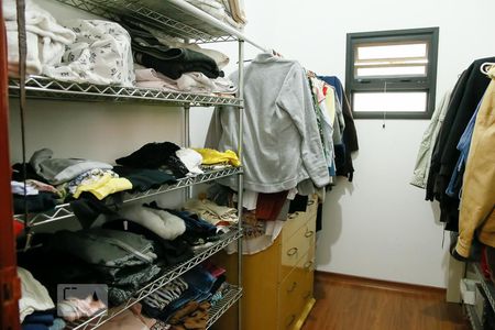 Casa à venda com 400m², 5 quartos e 8 vagasCloset Suíte 1