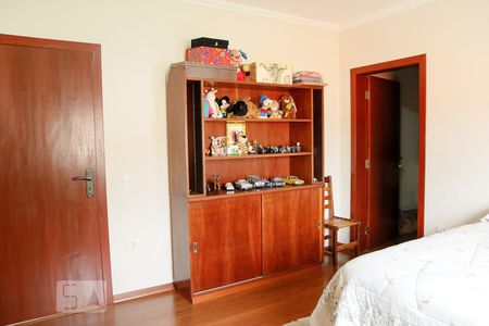 Casa à venda com 400m², 5 quartos e 8 vagasSuíte 2