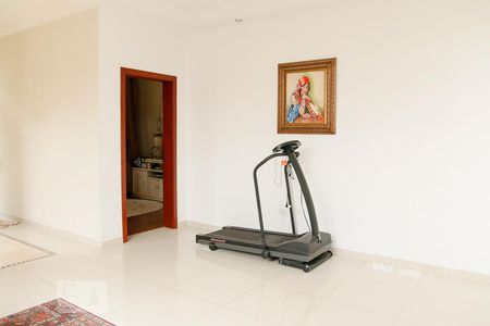 Sala de Estar de casa à venda com 5 quartos, 400m² em Jardim Santa Helena, São Paulo