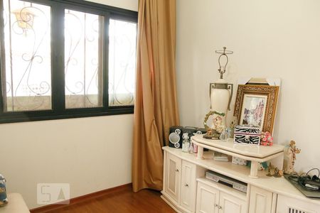 Casa à venda com 400m², 5 quartos e 8 vagasSala de TV Suíte 1 