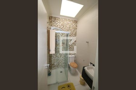 Banheiro suite 1 de casa de condomínio à venda com 2 quartos, 70m² em Vila Lúcia, São Paulo