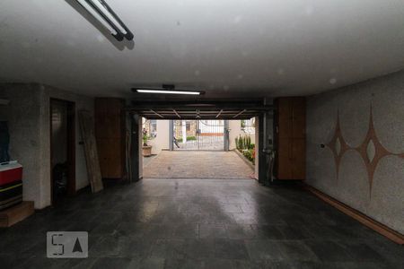 Casa à venda com 297m², 4 quartos e 5 vagas Casa à venda com 297m², 4 quartos e 5 vagasGaragem