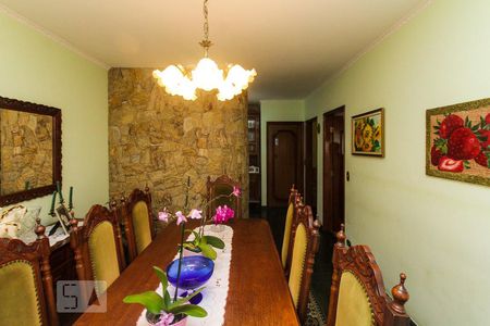 Casa à venda com 297m², 4 quartos e 5 vagas Casa à venda com 297m², 4 quartos e 5 vagasSala de Jantar