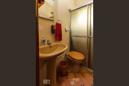 Casa à venda com 297m², 4 quartos e 5 vagas Casa à venda com 297m², 4 quartos e 5 vagasBanheiro