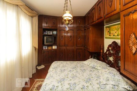 Casa à venda com 297m², 4 quartos e 5 vagas Casa à venda com 297m², 4 quartos e 5 vagasSuite