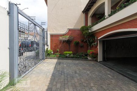 Casa à venda com 297m², 4 quartos e 5 vagas Casa à venda com 297m², 4 quartos e 5 vagasFachada