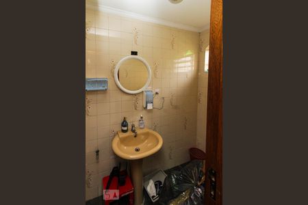 Casa à venda com 297m², 4 quartos e 5 vagas Casa à venda com 297m², 4 quartos e 5 vagasbanheiro da garagem