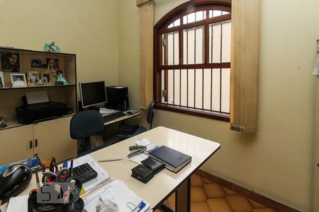 Casa à venda com 297m², 4 quartos e 5 vagas Casa à venda com 297m², 4 quartos e 5 vagasEscritório