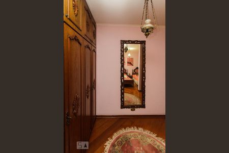 Casa à venda com 297m², 4 quartos e 5 vagas Casa à venda com 297m², 4 quartos e 5 vagasQuarto