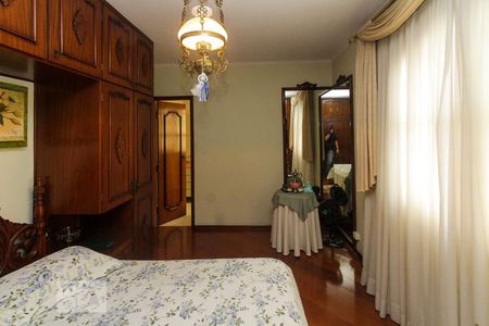 Casa à venda com 297m², 4 quartos e 5 vagas Casa à venda com 297m², 4 quartos e 5 vagasSuite