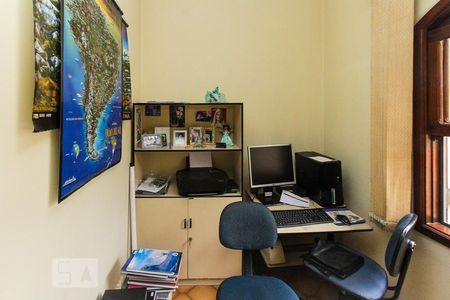 Casa à venda com 297m², 4 quartos e 5 vagas Casa à venda com 297m², 4 quartos e 5 vagasEscritório