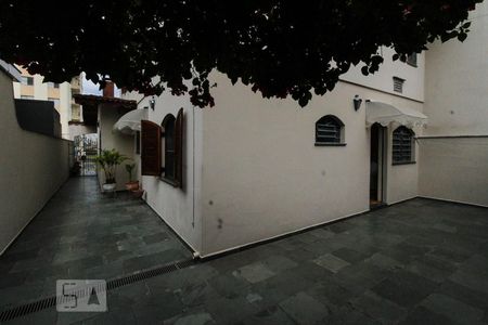 Casa à venda com 297m², 4 quartos e 5 vagas Casa à venda com 297m², 4 quartos e 5 vagasQuintal