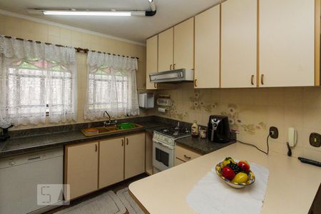 Casa à venda com 297m², 4 quartos e 5 vagas Casa à venda com 297m², 4 quartos e 5 vagasCozinha