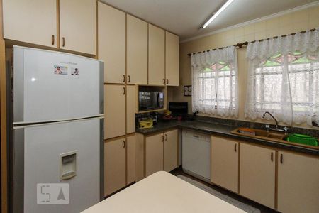 Casa à venda com 297m², 4 quartos e 5 vagas Casa à venda com 297m², 4 quartos e 5 vagasCozinha