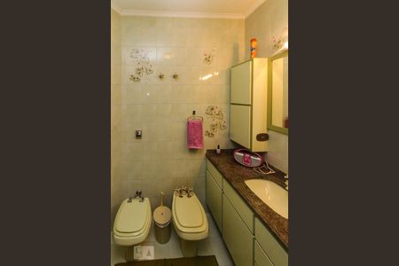 Casa à venda com 297m², 4 quartos e 5 vagas Casa à venda com 297m², 4 quartos e 5 vagasBanheiro Social