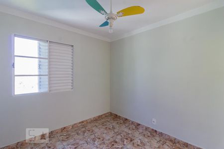 Quarto 2 de apartamento para alugar com 2 quartos, 4m² em Jardim Flor da Montanha, Guarulhos