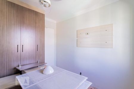 Quarto 1 de apartamento para alugar com 2 quartos, 4m² em Jardim Flor da Montanha, Guarulhos