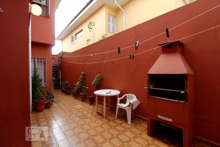 Casa à venda com 220m², 4 quartos e 2 vagas Casa à venda com 220m², 4 quartos e 2 vagasQuintal