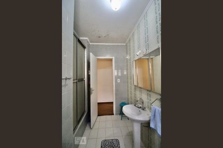 Casa à venda com 220m², 4 quartos e 2 vagas Casa à venda com 220m², 4 quartos e 2 vagasBanheiro 2
