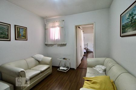 Casa à venda com 220m², 4 quartos e 2 vagas Casa à venda com 220m², 4 quartos e 2 vagasQuarto 2