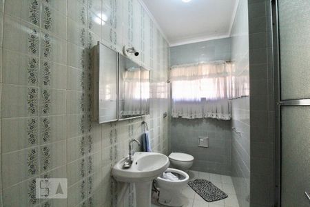 Casa à venda com 220m², 4 quartos e 2 vagas Casa à venda com 220m², 4 quartos e 2 vagasBanheiro 2