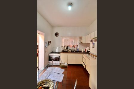 Casa à venda com 220m², 4 quartos e 2 vagas Casa à venda com 220m², 4 quartos e 2 vagasCozinha