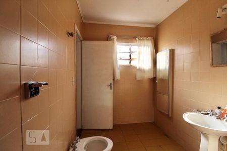 Casa à venda com 220m², 4 quartos e 2 vagas Casa à venda com 220m², 4 quartos e 2 vagasBanheiro da Suíte