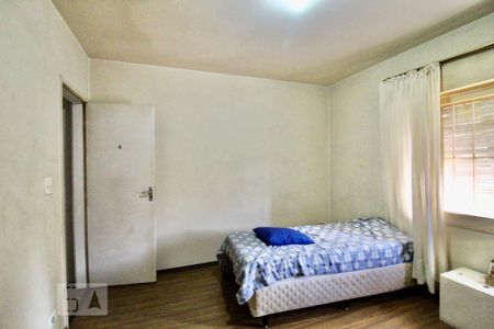 Casa à venda com 220m², 4 quartos e 2 vagas Casa à venda com 220m², 4 quartos e 2 vagasQuarto 4
