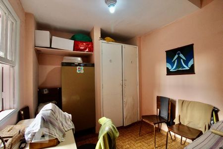 Casa à venda com 220m², 4 quartos e 2 vagas Casa à venda com 220m², 4 quartos e 2 vagasQuarto de Serviço