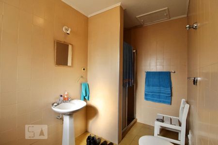 Casa à venda com 220m², 4 quartos e 2 vagas Casa à venda com 220m², 4 quartos e 2 vagasBanheiro da Suíte
