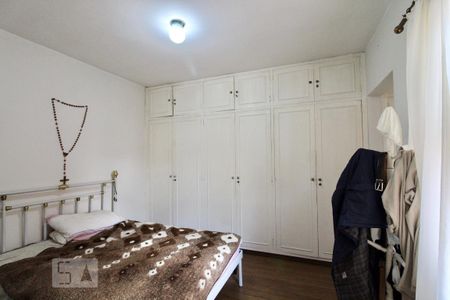 Casa à venda com 220m², 4 quartos e 2 vagas Casa à venda com 220m², 4 quartos e 2 vagasSuíte