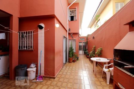 Casa à venda com 220m², 4 quartos e 2 vagas Casa à venda com 220m², 4 quartos e 2 vagasQuintal