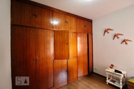 Casa à venda com 220m², 4 quartos e 2 vagas Casa à venda com 220m², 4 quartos e 2 vagasQuarto 3