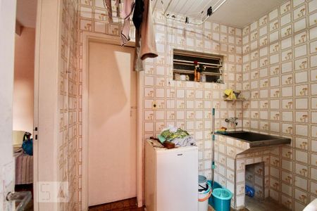 Casa à venda com 220m², 4 quartos e 2 vagas Casa à venda com 220m², 4 quartos e 2 vagasLavanderia
