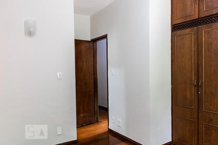 Casa para alugar com 270m², 3 quartos e 3 vagasSuíte
