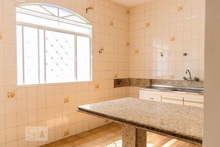 Casa para alugar com 270m², 3 quartos e 3 vagasCozinha