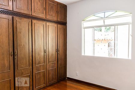 Casa para alugar com 270m², 3 quartos e 3 vagasSuíte