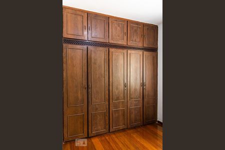 Casa para alugar com 270m², 3 quartos e 3 vagasSuíte