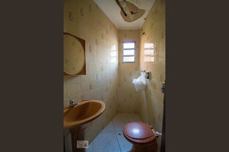 Casa à venda com 80m², 4 quartos e sem vaga Casa à venda com 80m², 4 quartos e sem vagaBanheiro 2